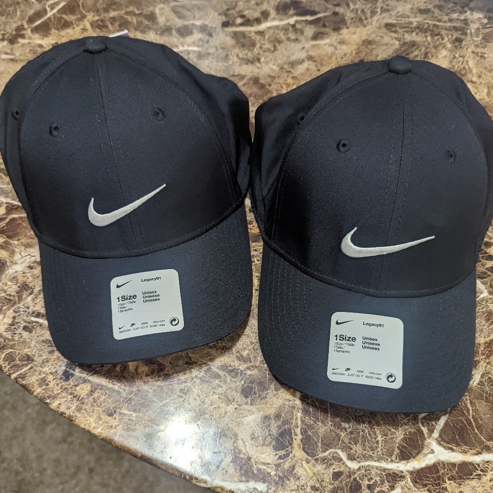 New nike hat I got 2 separate each one